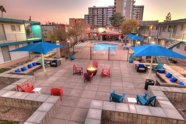 Pool Side Lounge
