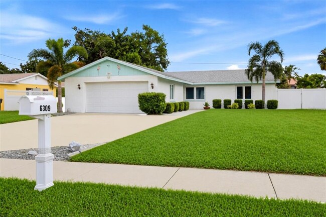 Building Photo - 6309 Flamingo Dr