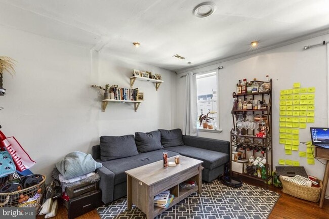 Building Photo - 238 W Girard Ave Unit 2