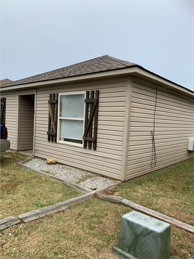 Building Photo - 25 Sophie Jo Ln
