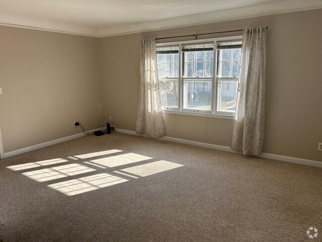 Building Photo - 1123 2nd St NW Unit B Rental