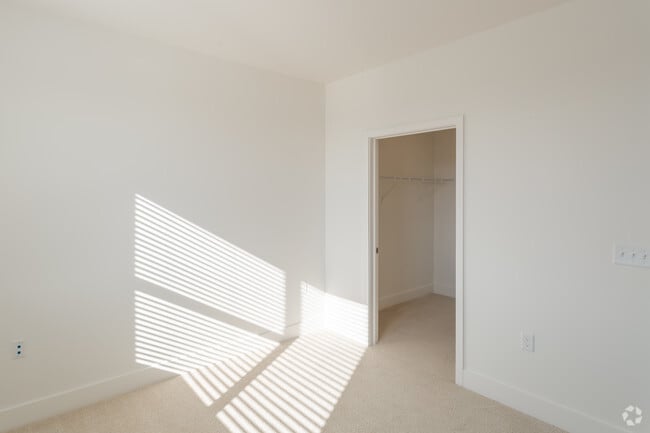 Photo - Poste Apartments