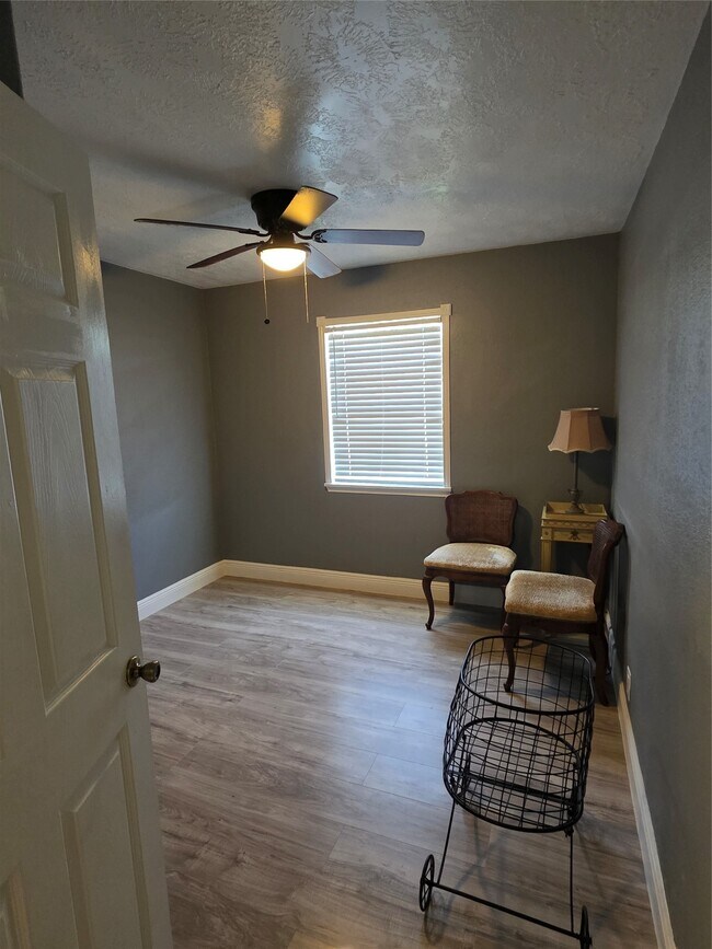 Photo - 9330 Chesterfield Dr