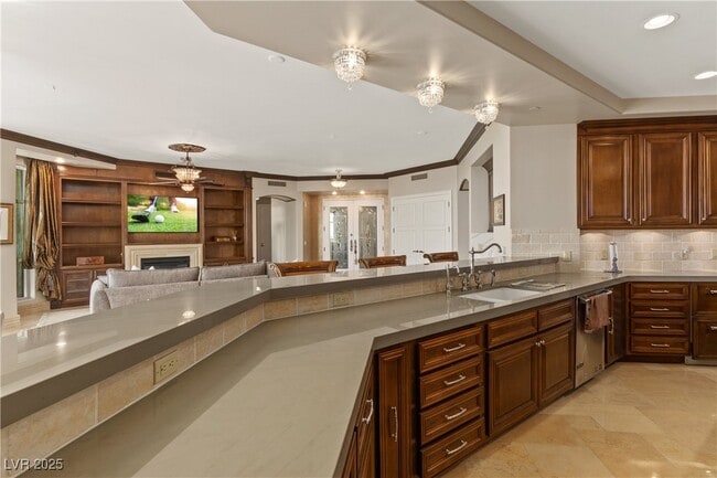 Building Photo - 9101 Alta Dr Unit 202