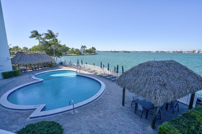 Photo - 10350 W Bay Harbor Dr