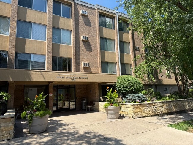 Building Photo - 1770 Bryant Ave S Unit 217