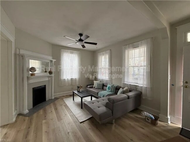 Photo - 1020 23rd St