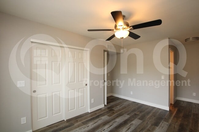 Photo - 2807 E Paradise Ln