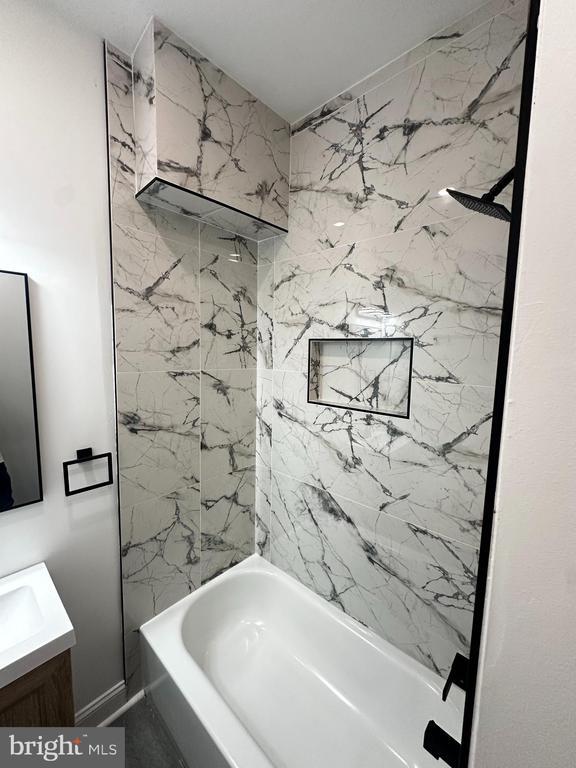 Photo - 1229 W Somerset St Unidad 1