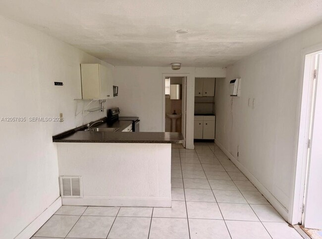 Photo - 9815 SW 51st Terrace Unit B