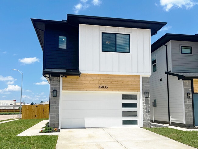 Photo - Logan Square