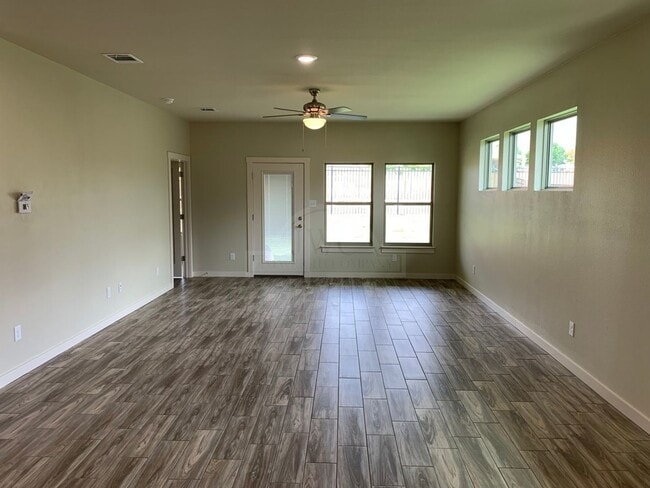 Photo - 5005 White Rose Dr