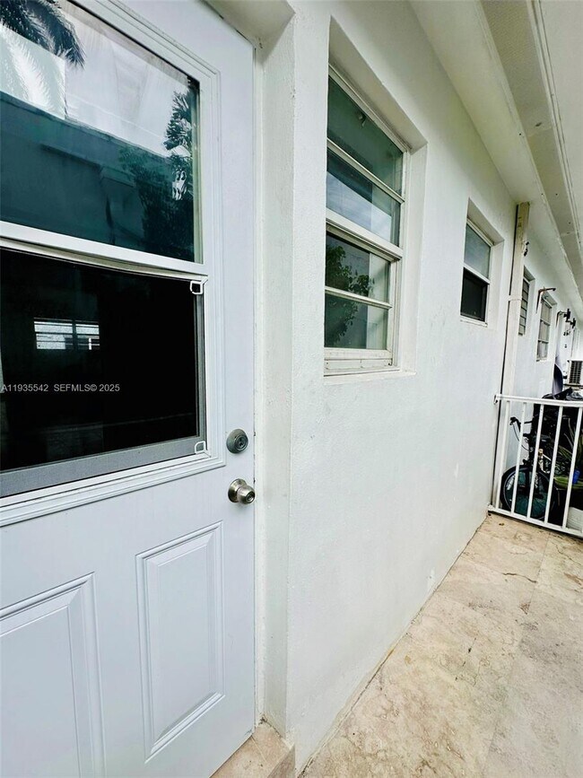 Photo - 1231 Pennsylvania Ave Unidad 9