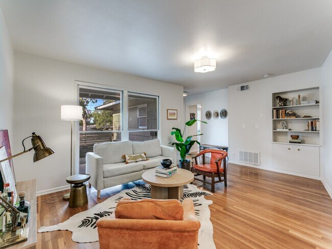 Photo - CHARMING MID-CENTURY RANCH HOME IN ALAMO H...