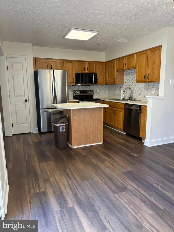 Photo - 1064 Jeanett Way