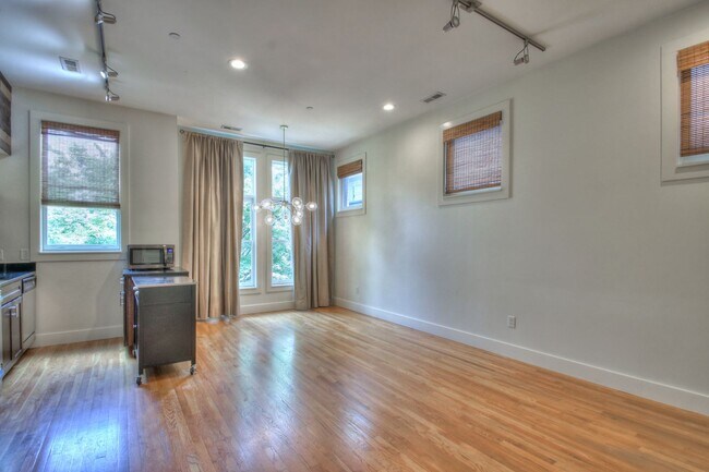 Photo - Price Improvement! Condo in the heart of 1... Unit 204