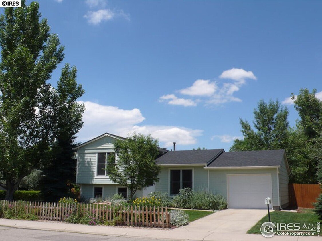 Charming Multi-Level Home in the Heart of ... - Charming Multi-Level Home in the Heart of ...