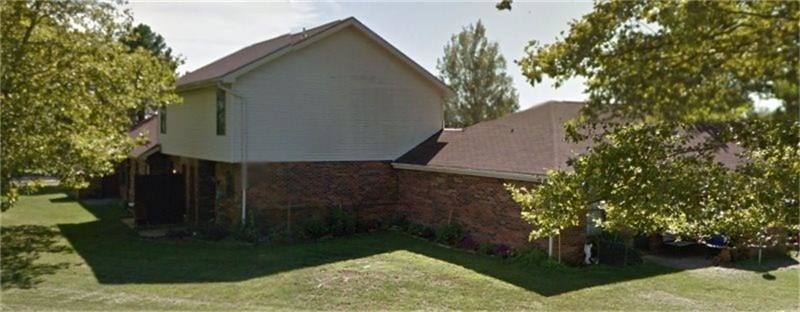 Photo - 293 S Main St