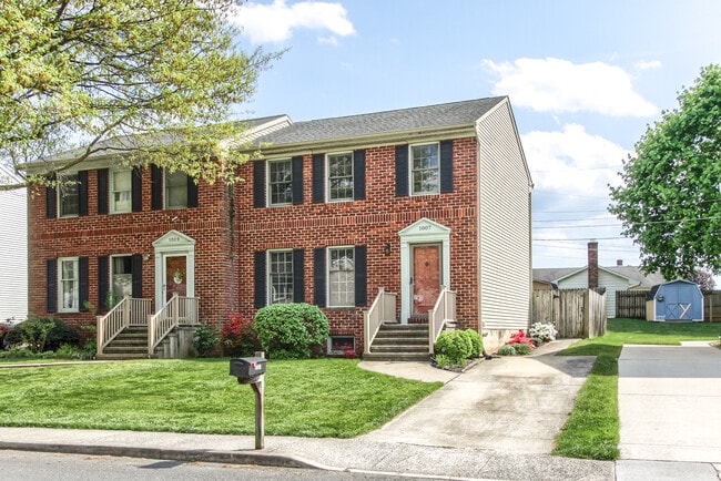 Photo - 1007 Northfield Dr Townhome