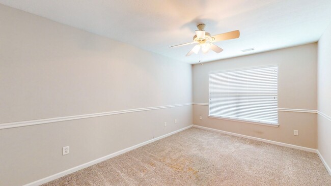 Building Photo - 3 Bedroom 2.5 Bath in Bayhill Subdivision
