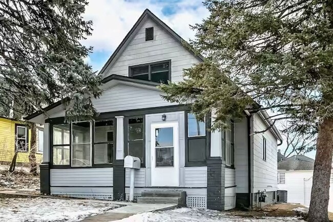 Building Photo - Comfy & Chic Council Bluffs Retreat - 2BR 1B