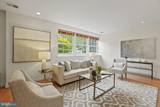 Photo - 2737 Devonshire Pl NW Unit 26