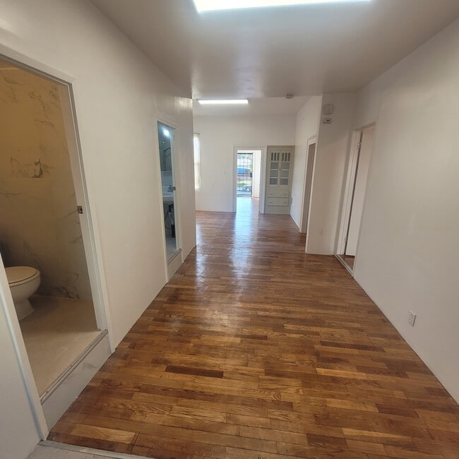 Photo - 914 Martin Luther King Jr Way