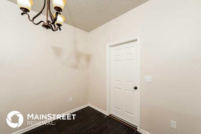 Photo - 1144 Amberley Woods Dr