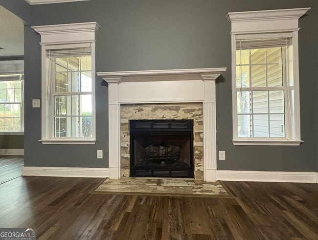 Photo - 304 Madison Pl Pkwy