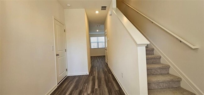 Photo - 323 Winton Wy