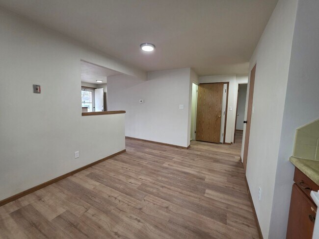 Photo - 1254-1256 Meadow Ln