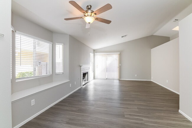 7122 Knoll View Dr
