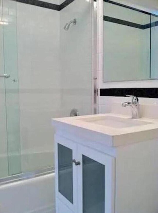 Photo - 969 Hilgard Ave Unit 609