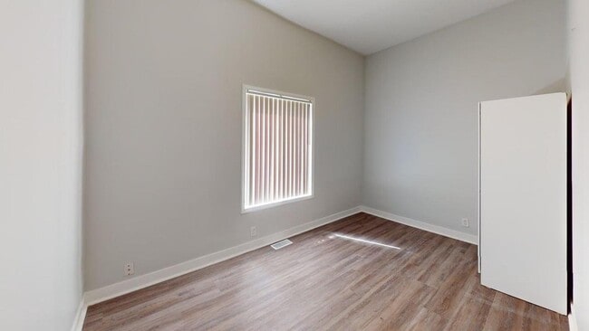 Photo - 1043 N Holmes Ave