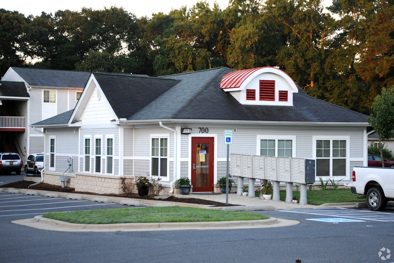 Little Creek Apartments - Little Creek Apartments