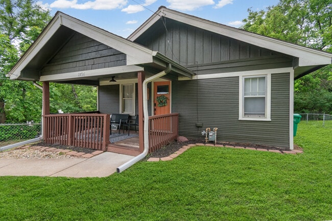 Photo - 2736 S 18 St