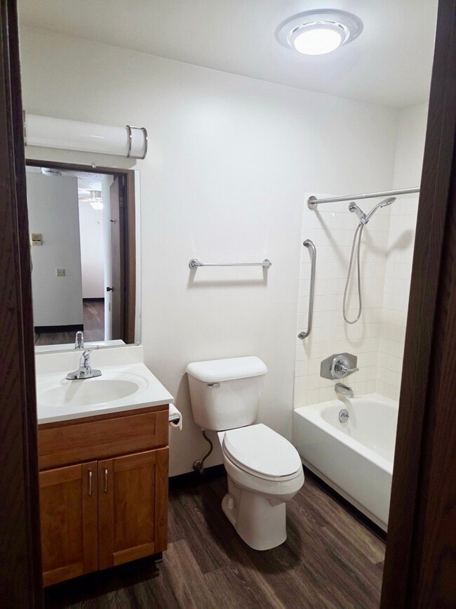 Creekwood Apartments
