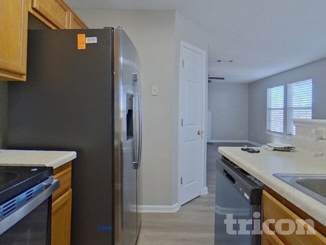 Photo - 3740 Longview Dr