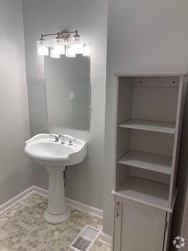Building Photo - 1112 W Missouri St Rental