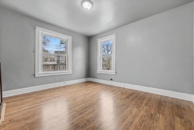 Photo - 250 S 5th Ave