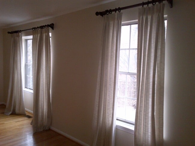 Photo - 725 Twin Holly Ln Townhome