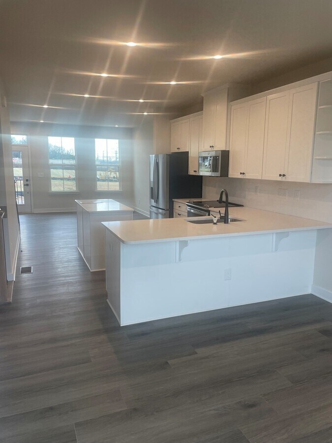 Photo - 6155 Station Crossing Ave