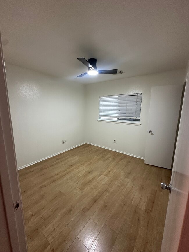 Photo - 6118 Elton Knolls St