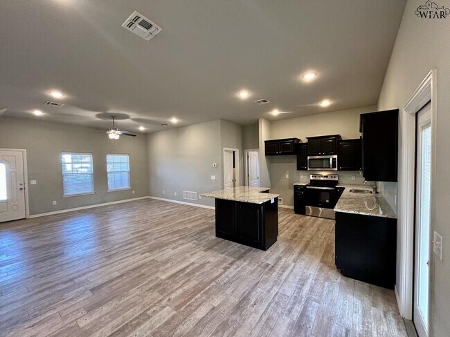 Photo - 5025 Olivia Ln