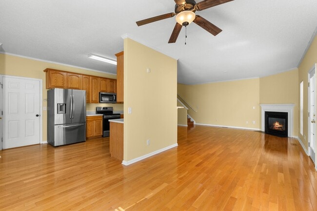 Photo - 100 Henson Pl