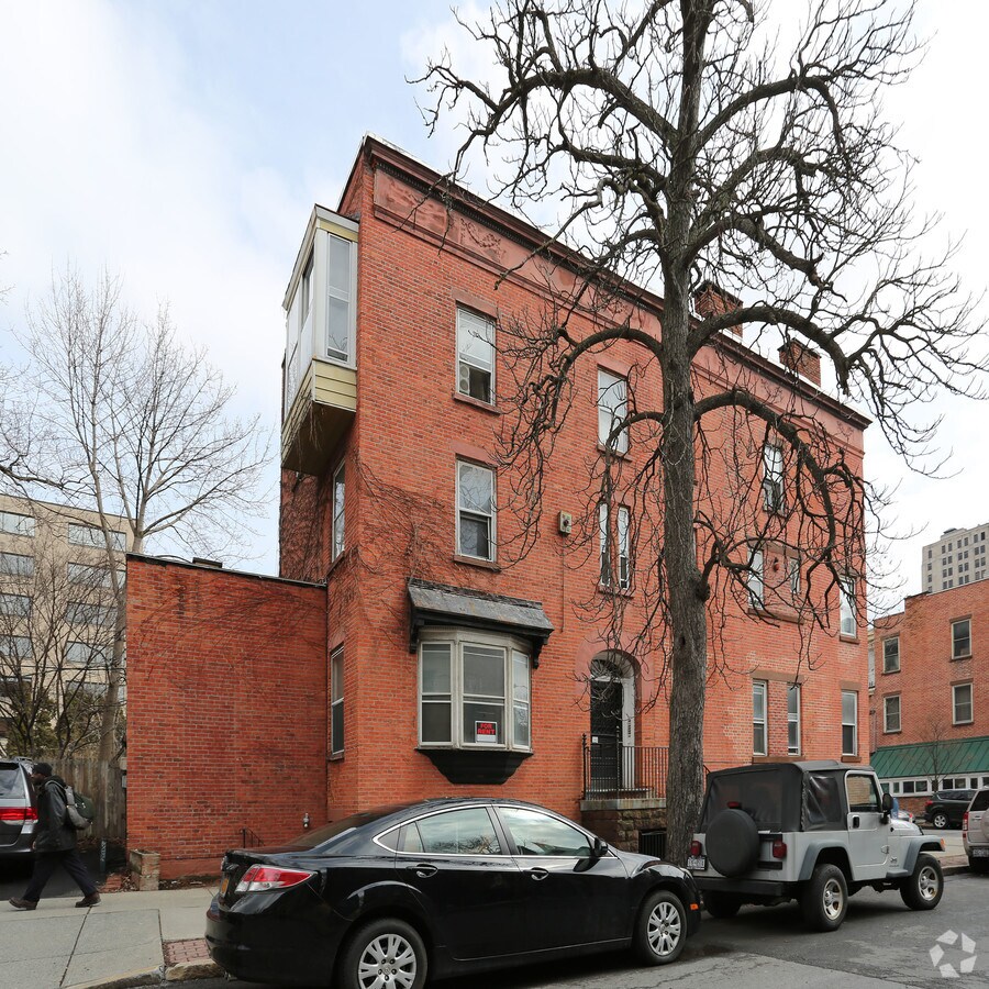 Photo - 303 State St