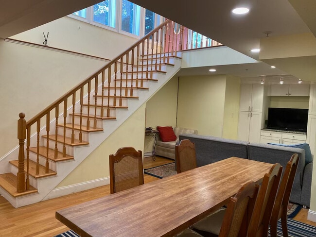 Photo - 74 Georgia St Unit 2