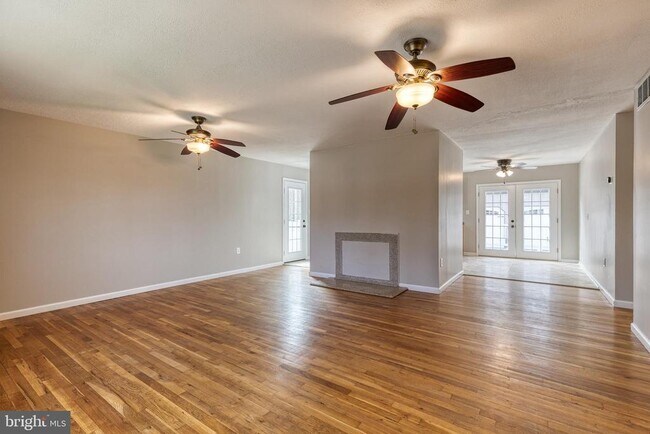 Photo - 3345 Sudlersville S