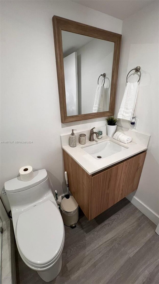 Building Photo - 753 Michigan Ave Unit 3C