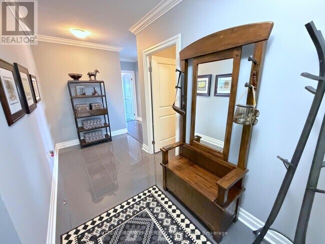 Photo - 260 Villagewalk Blvd